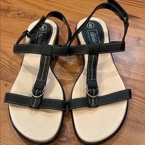 Size 6 NWOT Basic Edition black adjustable sandals